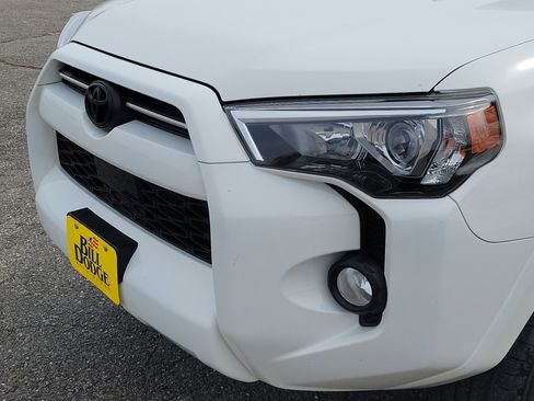 Used 2020 Toyota 4Runner SR5 Premium w/ Moonroof Package image 9