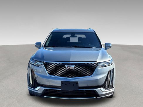 Used 2023 Cadillac XT6 Premium Luxury FWD image 2