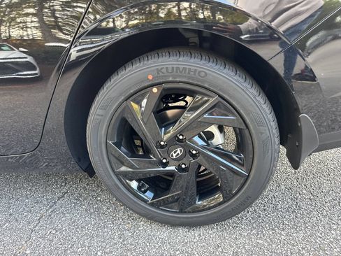 Certified 2026 Hyundai Elantra Sport FWD image 19