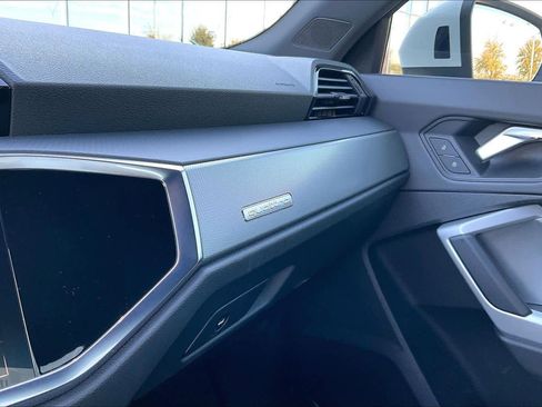 Certified 2025 Audi Q3 2.0T Premium w/ Convenience Package image 31