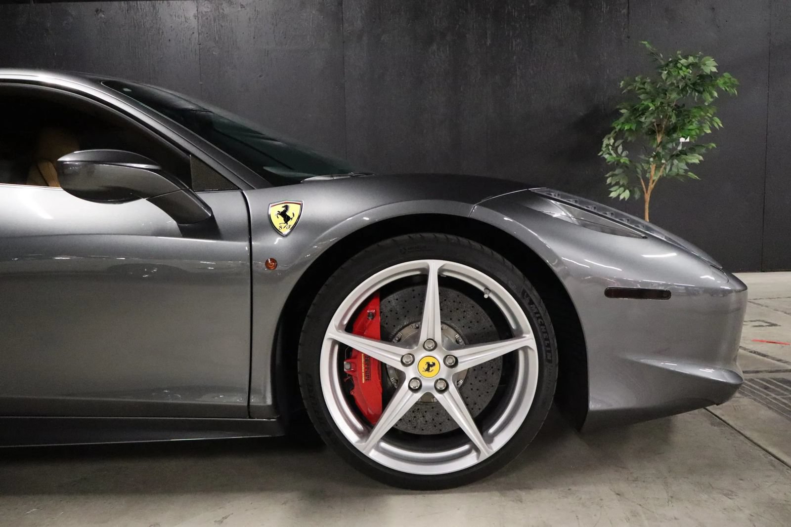 Used 2012 Ferrari 458 Italia Coupe RWD image 7