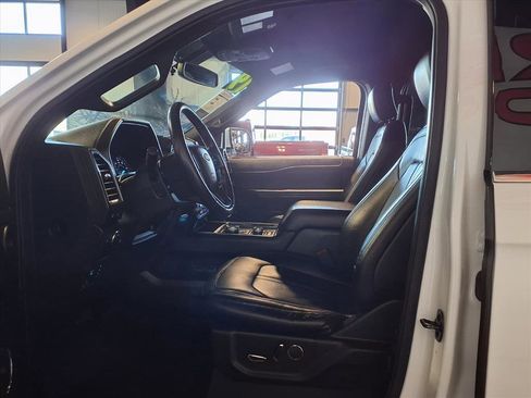 Used 2019 Ford Expedition Max Limited image 18