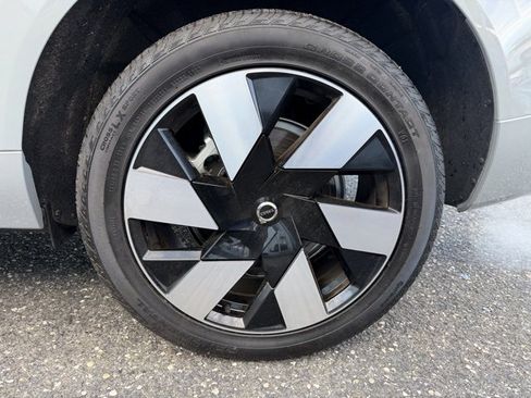 Used 2025 Volvo XC60 T8 Plus w/ Protection Package Premier image 18