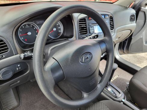 Used 2011 Hyundai Accent GS image 21