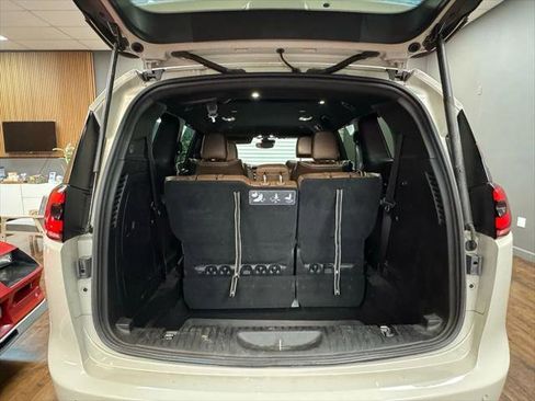 Used 2021 Chrysler Pacifica Limited w/ Premium & Safety Sphere Group image 11