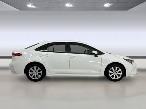 Used 2020 Toyota Corolla LE FWD image 8