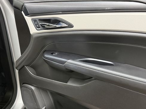 Used 2014 Cadillac SRX FWD image 40