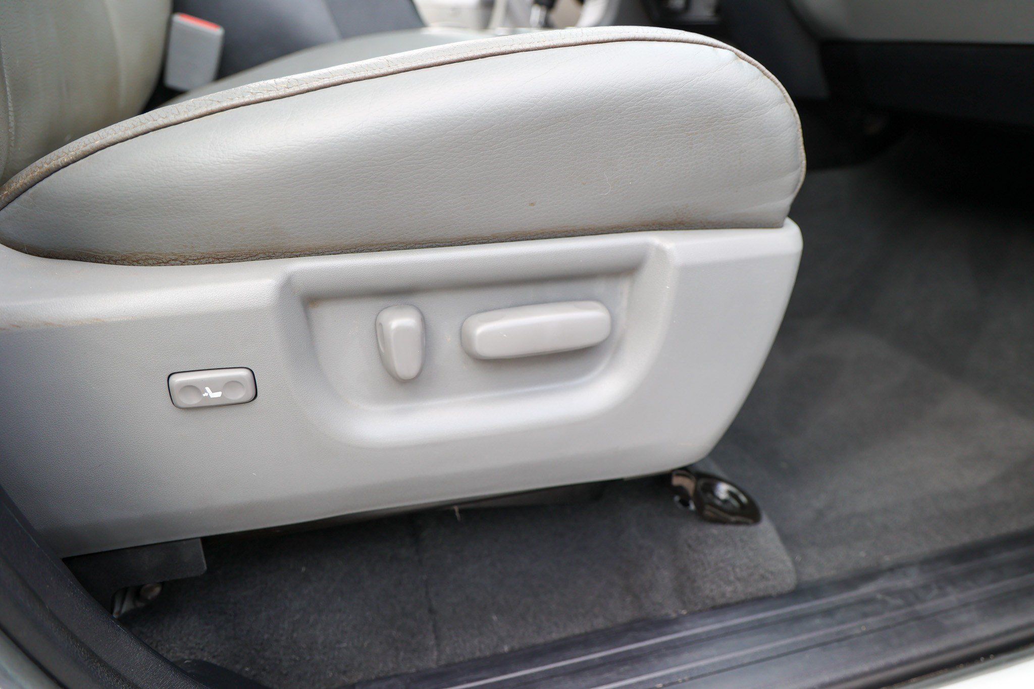 Used 2020 Toyota Sequoia Limited w/ Safety & Convenience Package AWD/4WD image 46