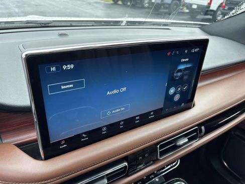 Used 2021 Lincoln Nautilus Reserve image 21