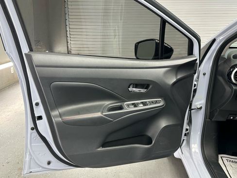 Used 2025 Nissan Versa SR w/ Trunk Package FWD image 21