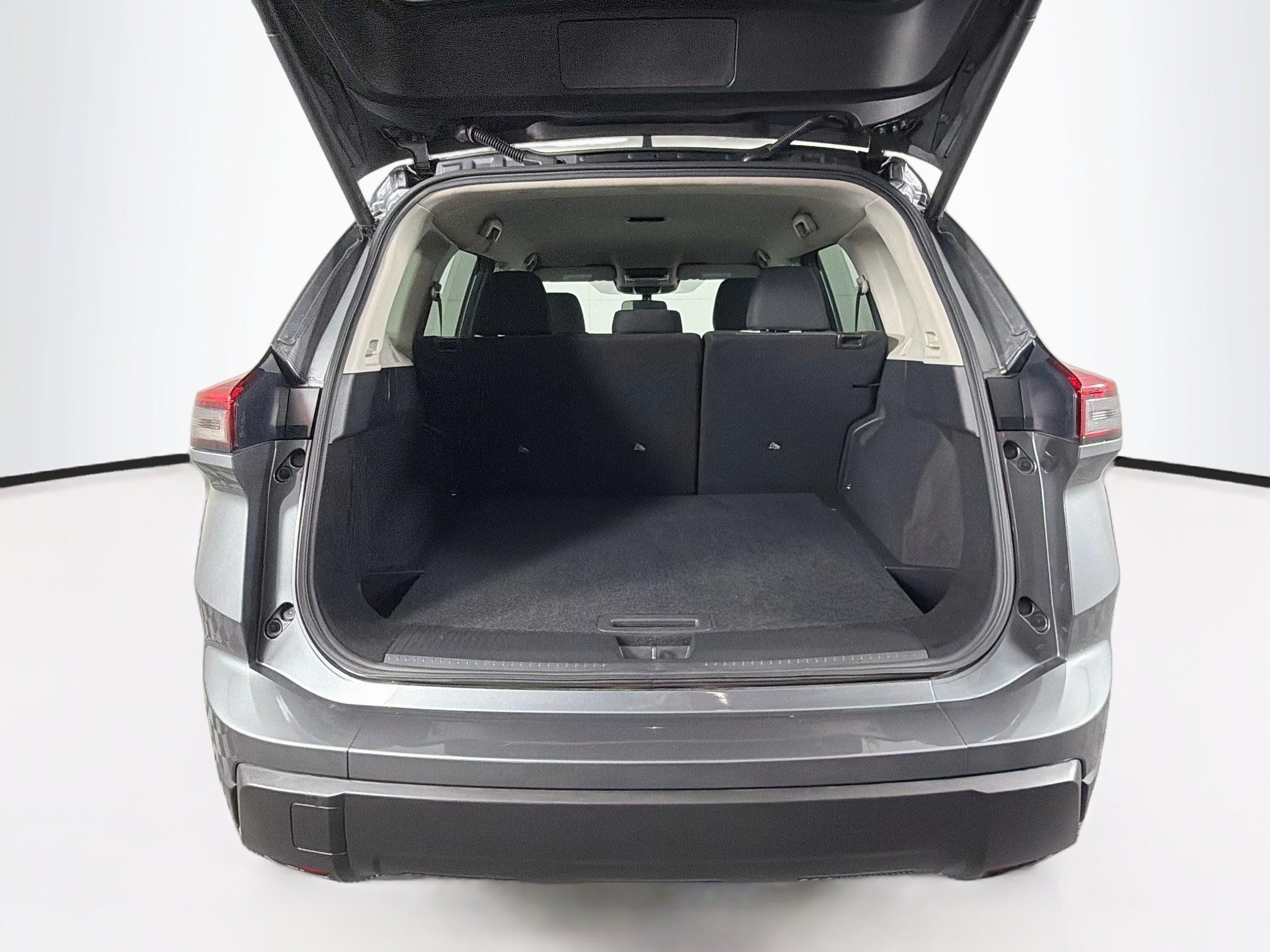 Used 2026 Nissan Rogue SV FWD image 29