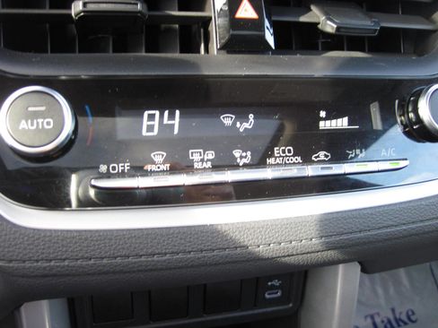 Used 2023 Toyota Corolla Cross LE w/ Moonroof Package image 20