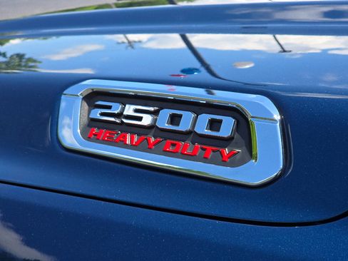 Used 2023 RAM 2500 Laramie AWD/4WD image 12