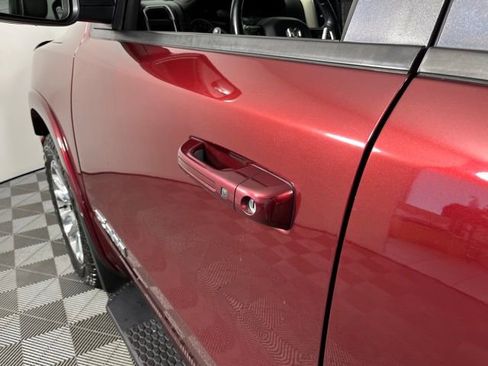 Used 2019 RAM 1500 Laramie AWD/4WD image 13