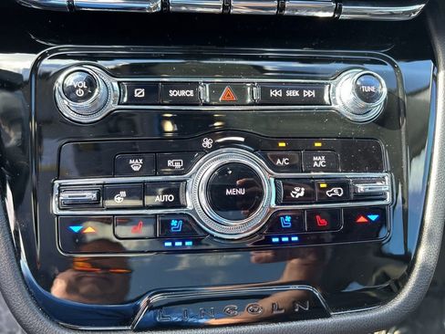 Used 2022 Lincoln Corsair Reserve w/ Equipment Group 201A image 42