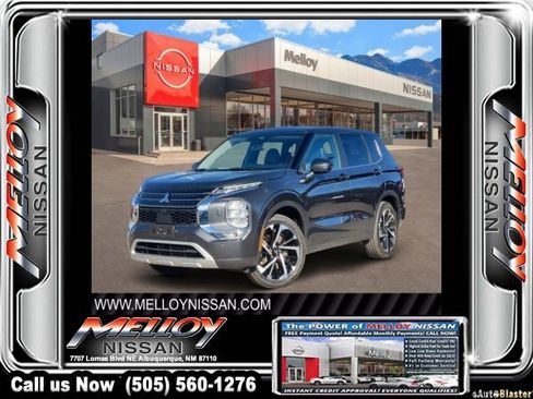 Used 2024 Mitsubishi Outlander SE image 1