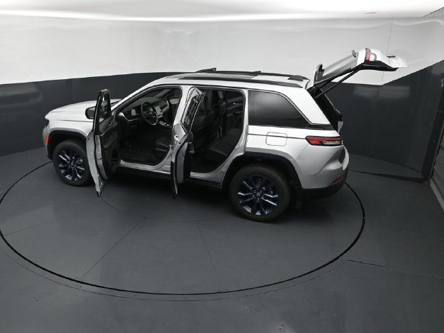 New 2026 Jeep Grand Cherokee Limited AWD/4WD image 27