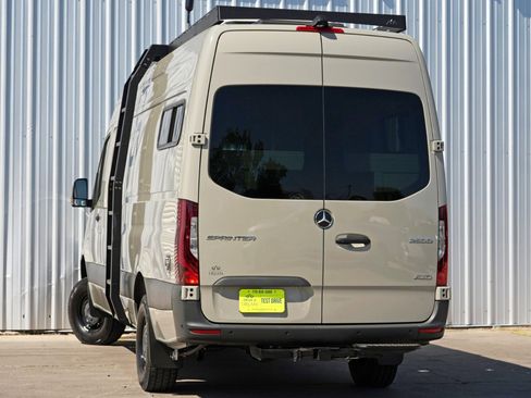 Used 2023 Mercedes-Benz Sprinter 2500 image 6