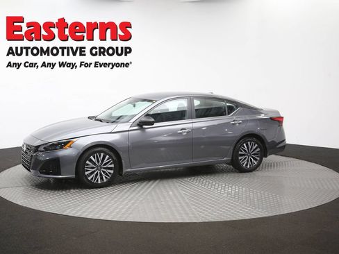 Used 2024 Nissan Altima 2.5 SV FWD image 57