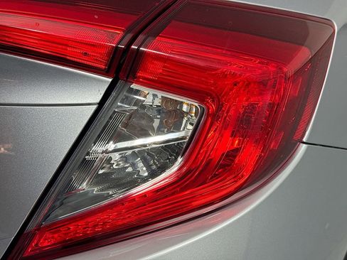 Used 2018 Honda Civic EX image 32