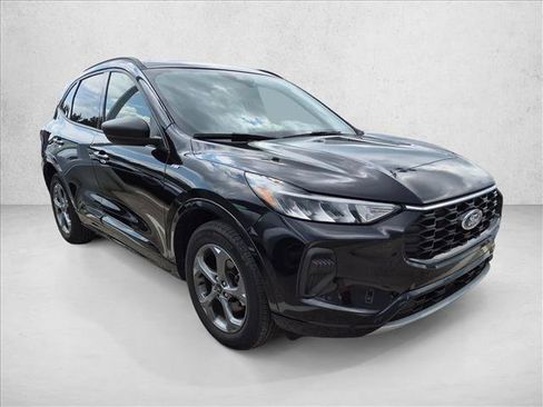 Used 2023 Ford Escape ST-Line w/ Tech Pack #1 AWD/4WD image 3