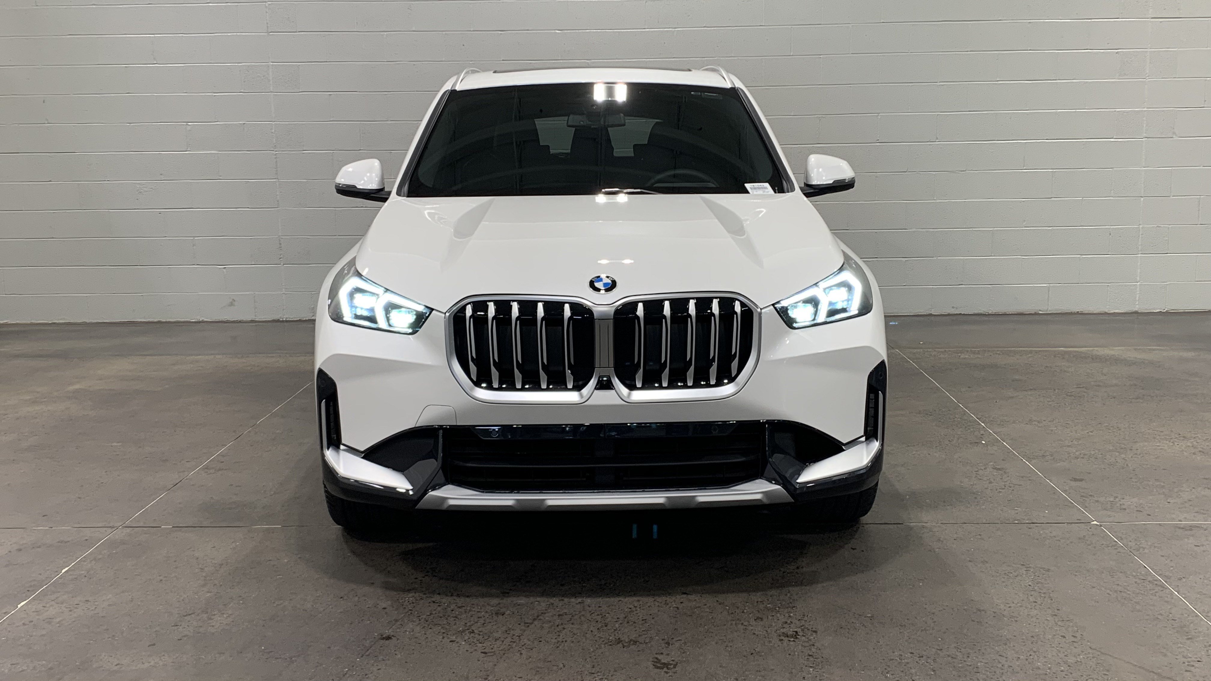 Used 2026 BMW X1 xDrive28i w/ Technology Package AWD/4WD image 2
