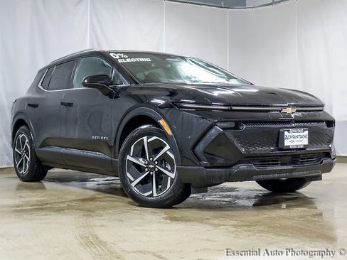 New 2026 Chevrolet Equinox EV LT image 2