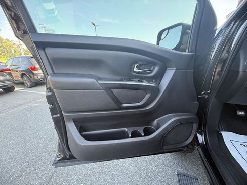 Used 2019 Nissan Titan SV w/ SV Convenience Package AWD/4WD image 20
