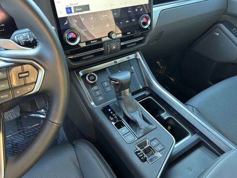 Used 2026 Lexus GX 550 AWD/4WD image 19