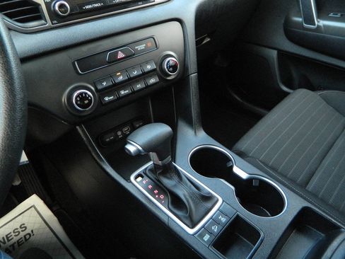 Used 2018 Kia Sportage LX image 21