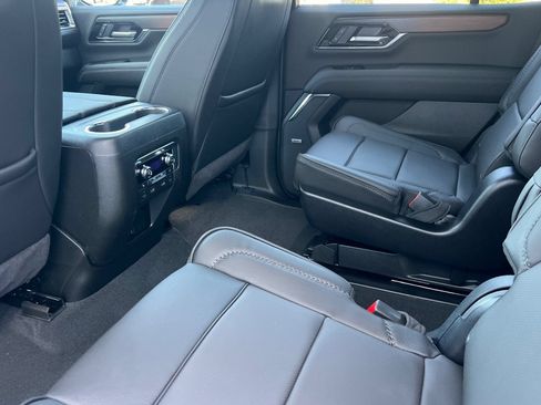 New 2026 GMC Yukon Denali w/ Advanced Technology Package AWD/4WD image 9