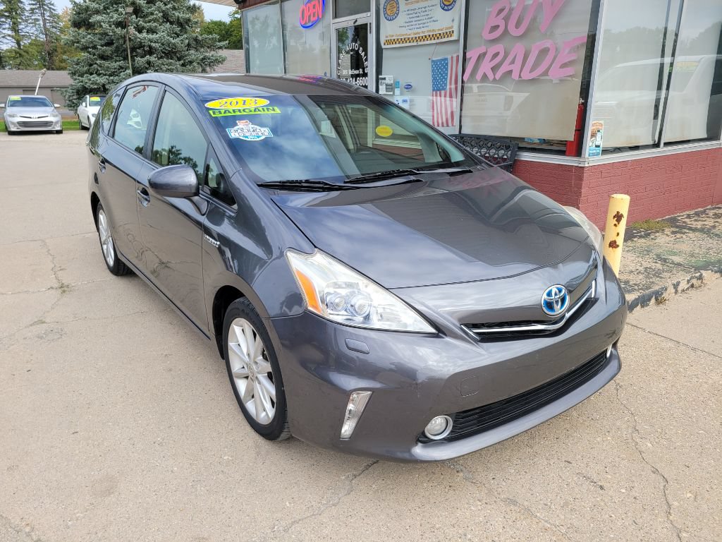 Used 2013 Toyota Prius V Five FWD image 3