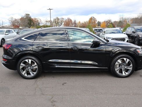 Used 2020 Audi e-tron Premium Plus image 4