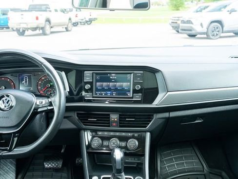 Used 2020 Volkswagen Jetta SE FWD image 33