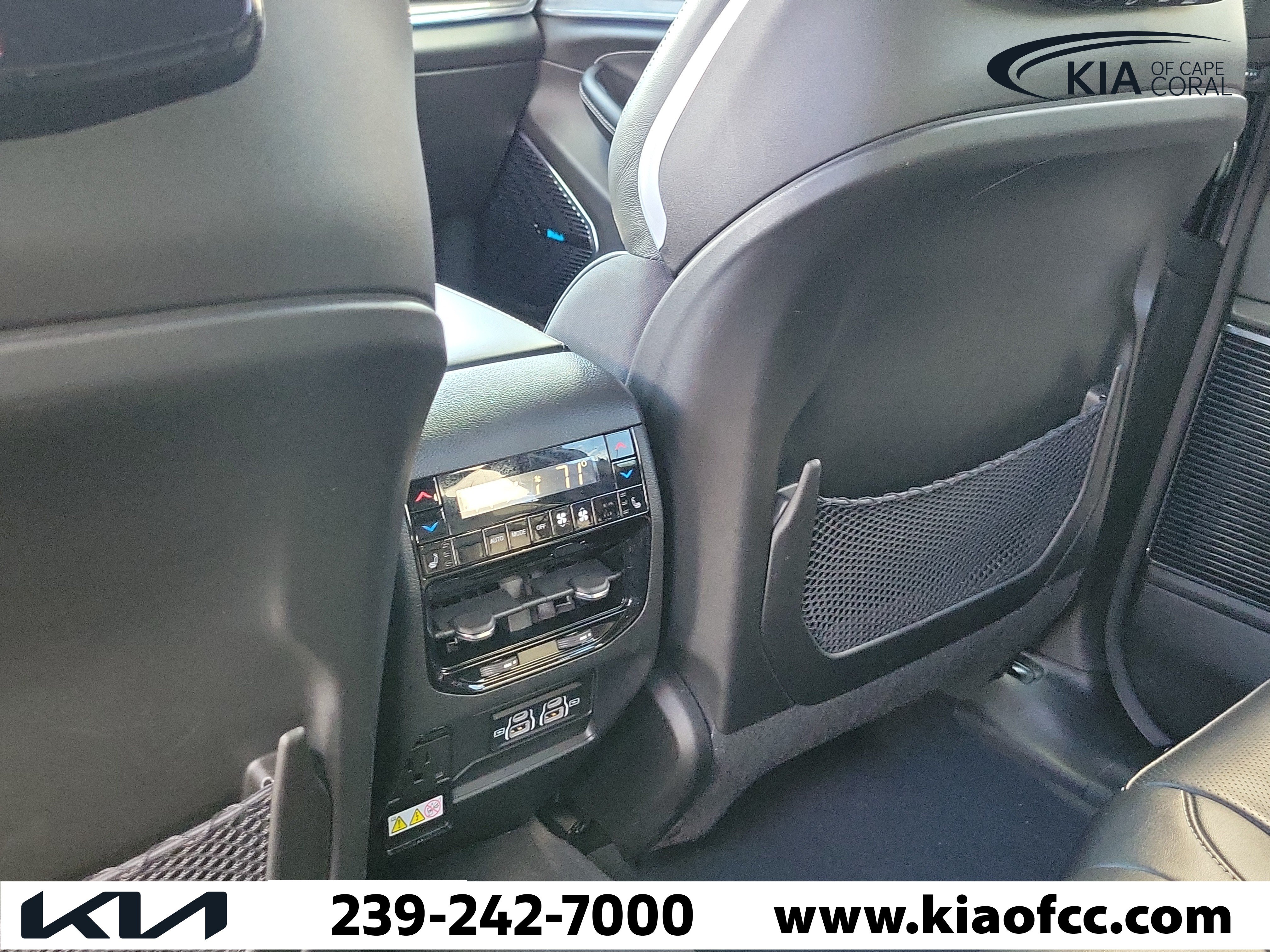 Used 2023 Jeep Grand Cherokee Overland w/ Adv Protech Group III RWD image 14