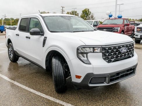 New 2025 Ford Maverick XLT image 41
