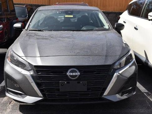 Certified 2025 Nissan Altima 2.5 SV image 3