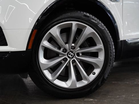 Used 2018 Bentley Bentayga Onyx Edition AWD/4WD image 5