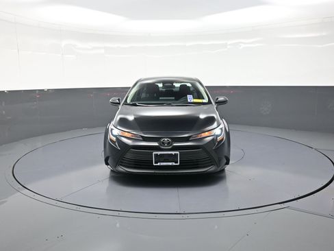 Used 2023 Toyota Corolla LE image 8