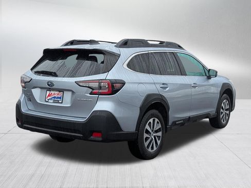 Used 2023 Subaru Outback Premium AWD/4WD image 7