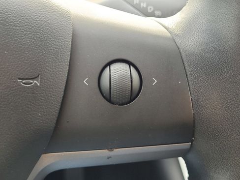 Used 2020 Tesla Model 3 Standard Range image 29