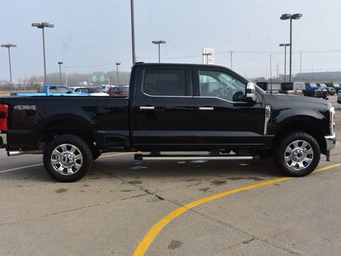 Used 2024 Ford F250 Lariat w/ Chrome Package image 4
