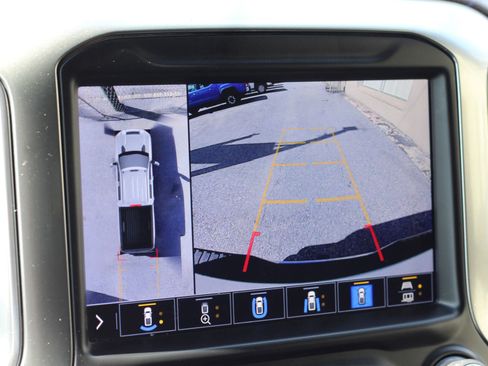 Used 2021 Chevrolet Silverado 2500 LTZ w/ LTZ Convenience Package image 19