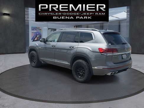 Used 2022 Volkswagen Atlas SEL Premium image 6