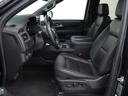 Used 2024 Chevrolet Suburban LT image 11