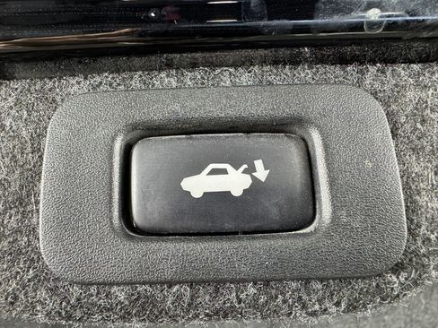 Used 2016 Lexus ES 350 ES 350 Sedan 4D w/ Luxury Package w/Wood Trim image 33