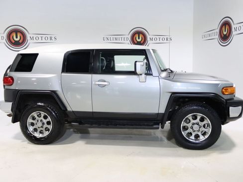 Used 2012 Toyota FJ Cruiser 4WD w/ Upgrade Pkg image 5