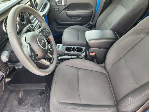 Used 2023 Jeep Gladiator Sport AWD/4WD image 13