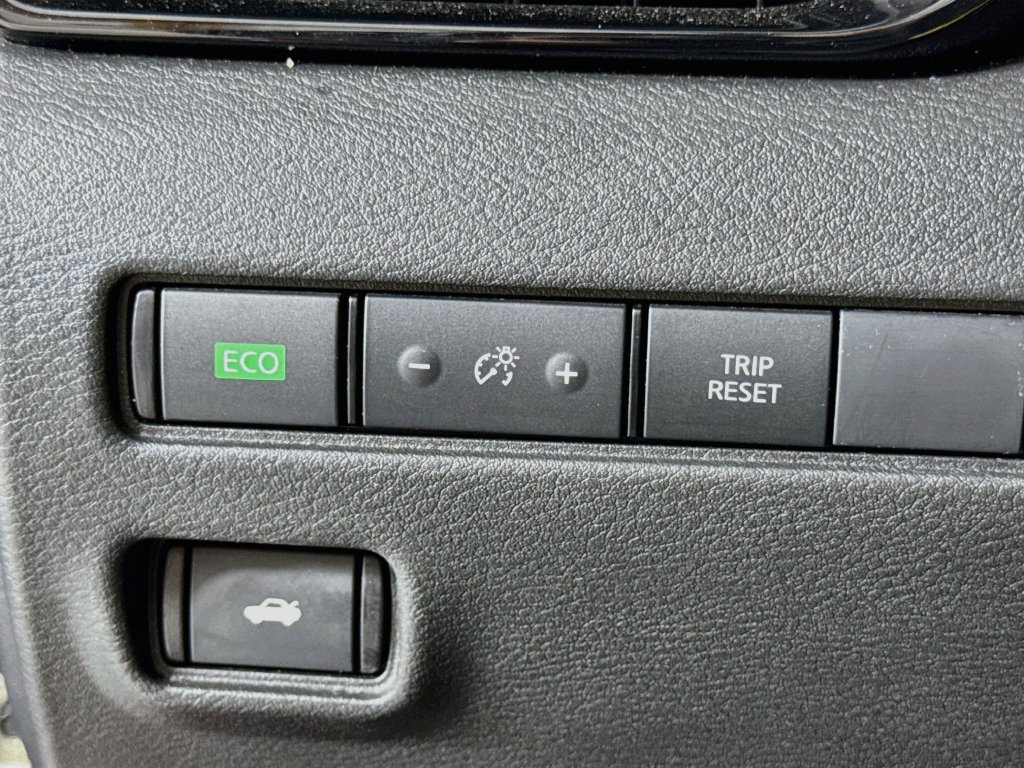 Used 2025 Nissan Sentra SV FWD image 15