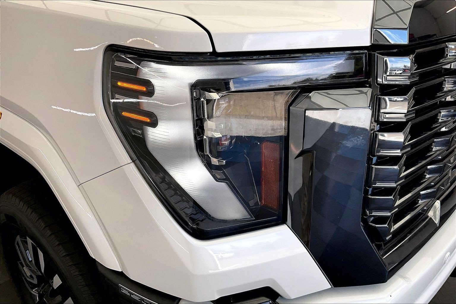 Used 2024 GMC Sierra 2500 Denali Ultimate AWD/4WD image 28